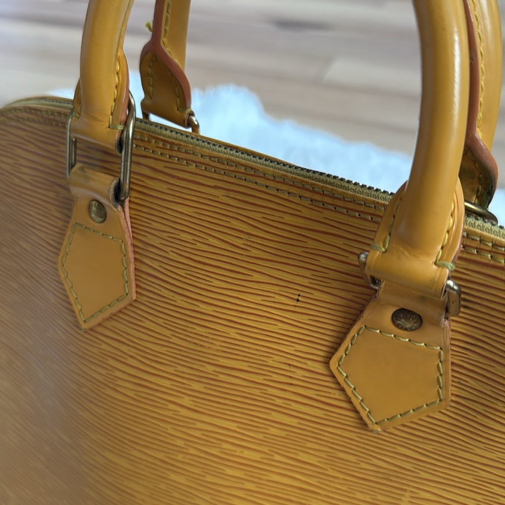 Louis Vuitton Vintage Handbag Yellow Epi Alma Leather (will include storage bag) - Picture 8 of 16
